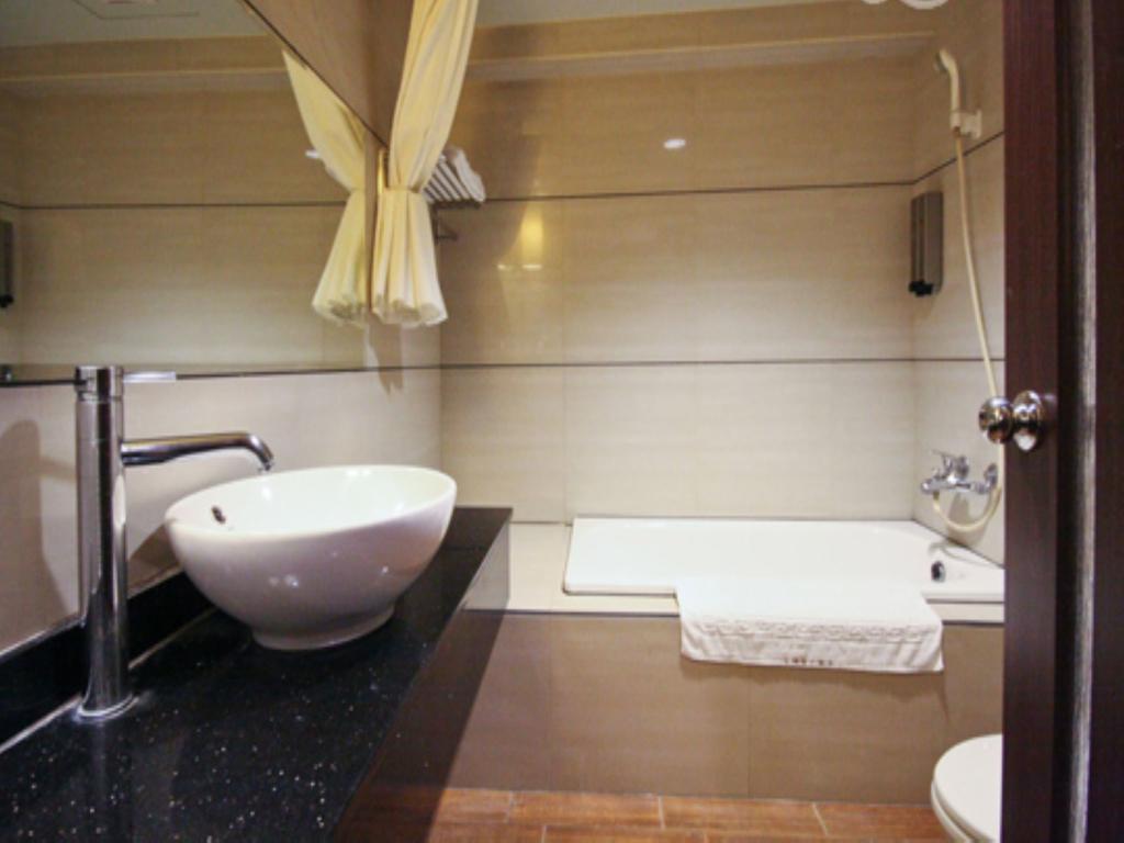 Cheng Pao Hotel Puli Eksteriør bilde